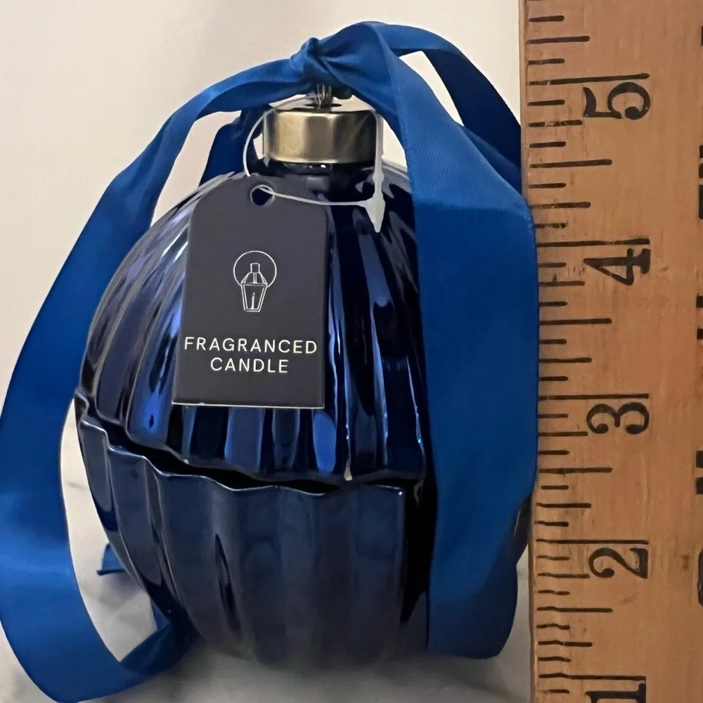 Yankee Elegant Blue Ornament Sugarplum Dreams Candle NWT